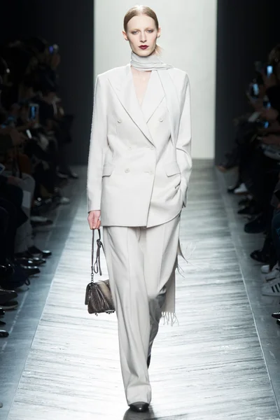 Look 3